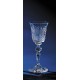 Remplacement d&rsquo;un verre &agrave; liqueur. Classique. 
